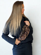 Mini sac banane à sequins LILOU bronze porté